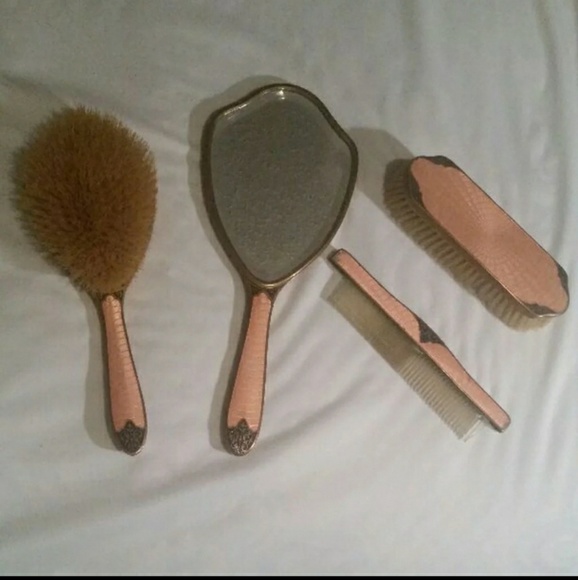 Accessories - Antique Vanity Brush/Comb Set